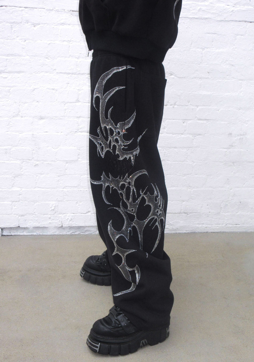 CRASH RHINESTONE OVERSIZED SWEATPANTS BLACK