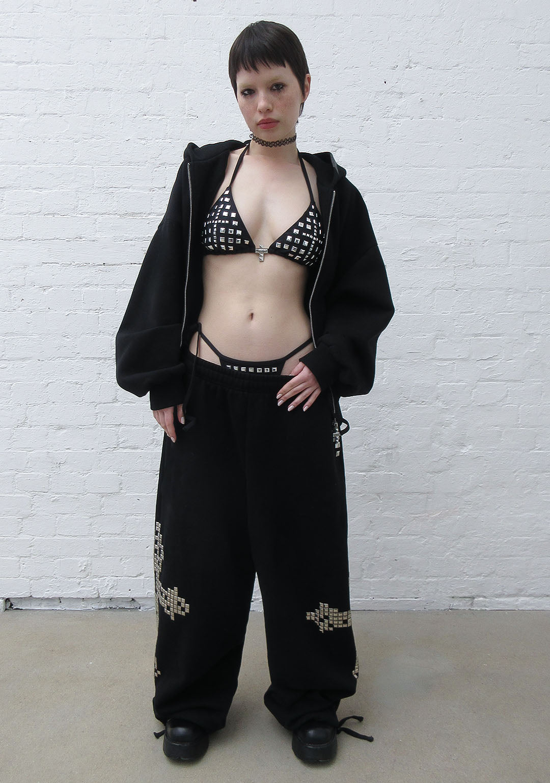 FAITHFUL STUDDED ZIP HOODIE BLACK