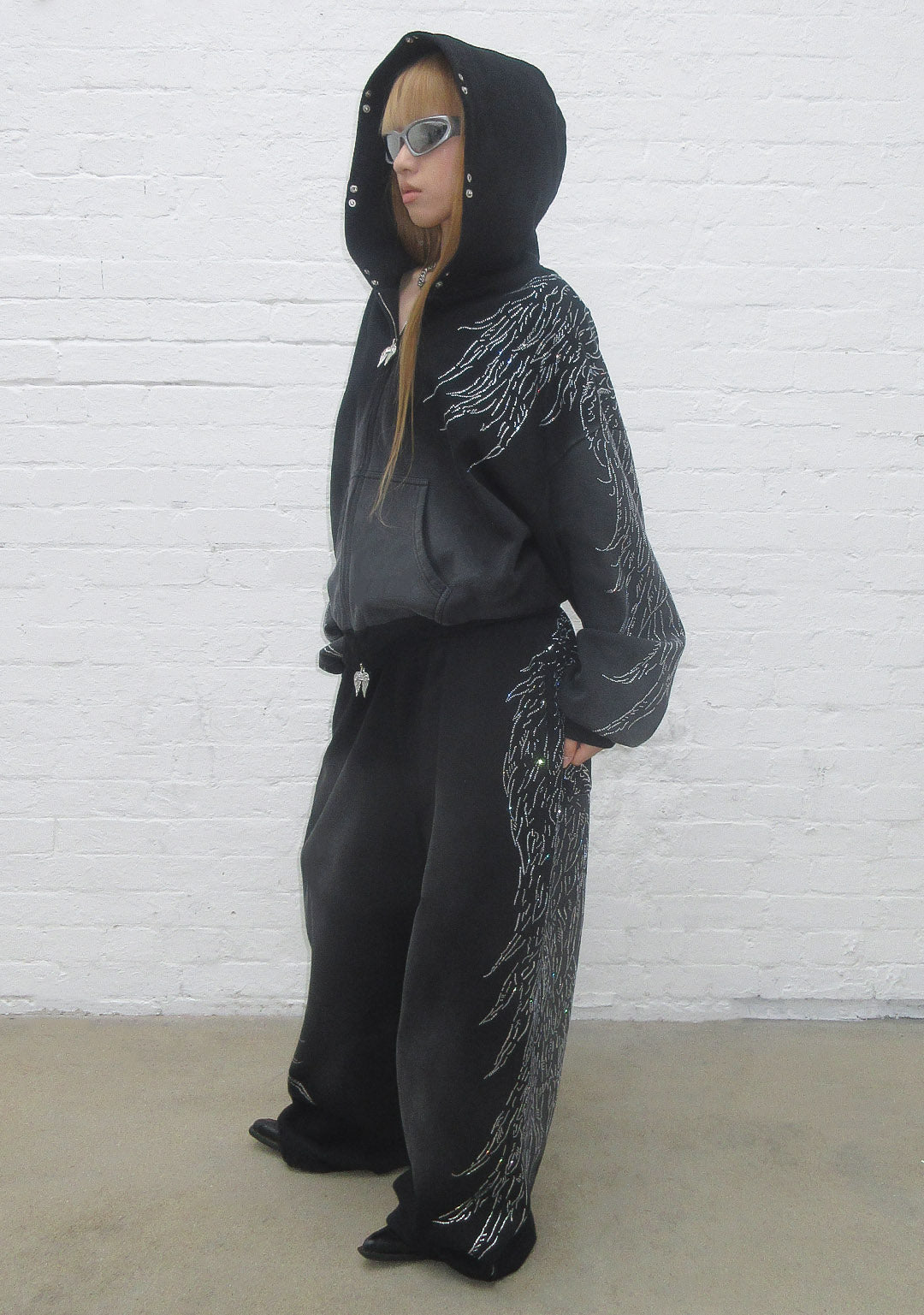 FALLEN FAUX FUR RHINESTONE ZIP HOODIE WASHED BLACK (DETACHABLE FUR)