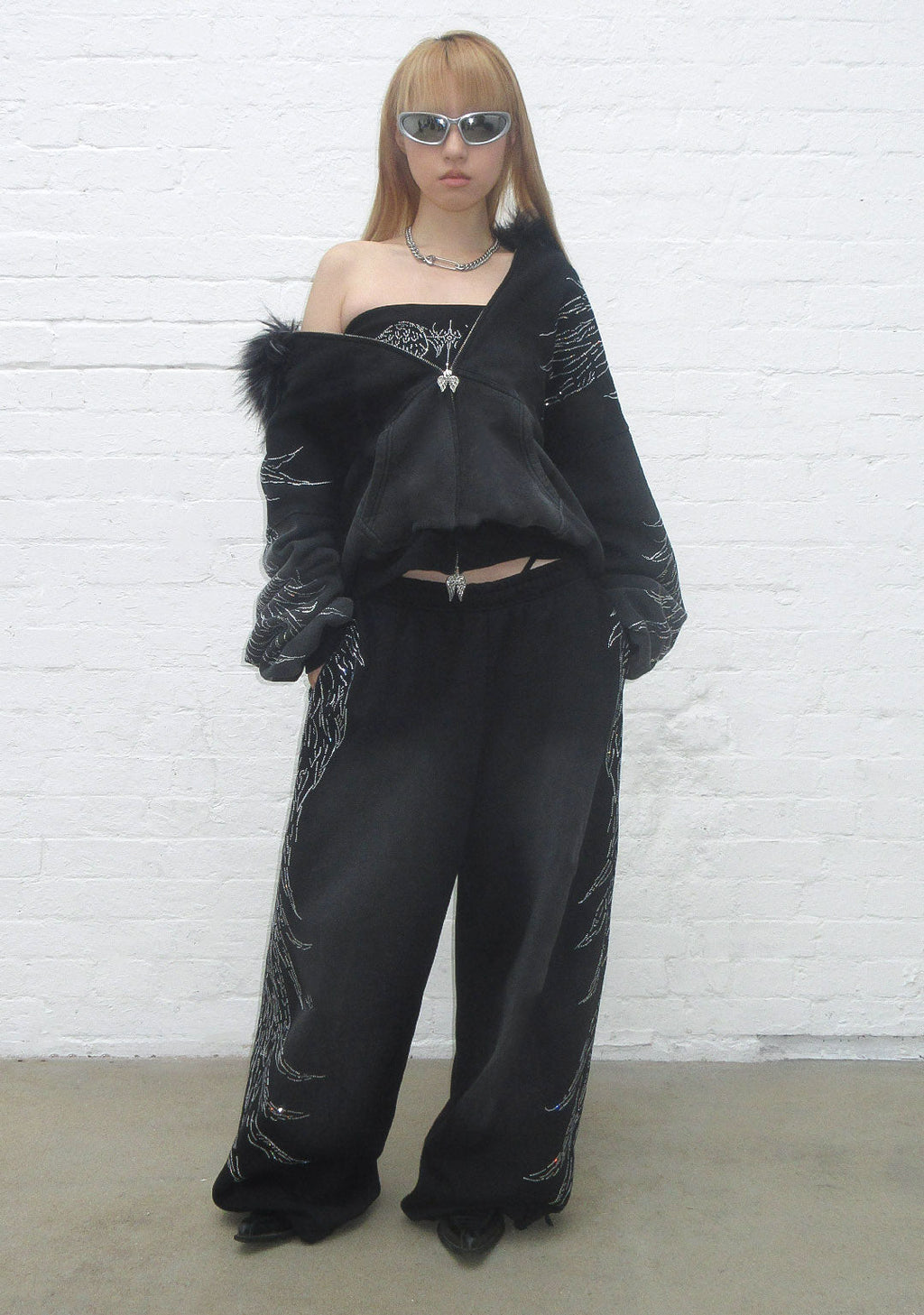 FALLEN FAUX FUR RHINESTONE ZIP HOODIE WASHED BLACK (DETACHABLE FUR)