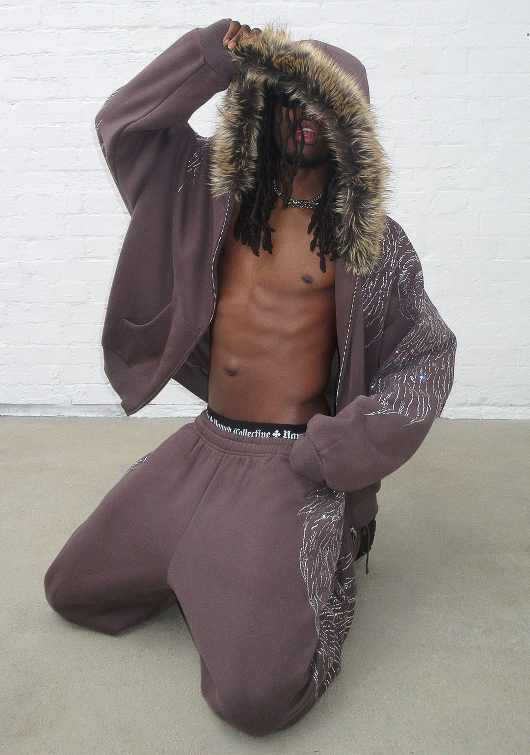 FALLEN RHINESTONE OVERSIZED SWEATPANTS BROWN
