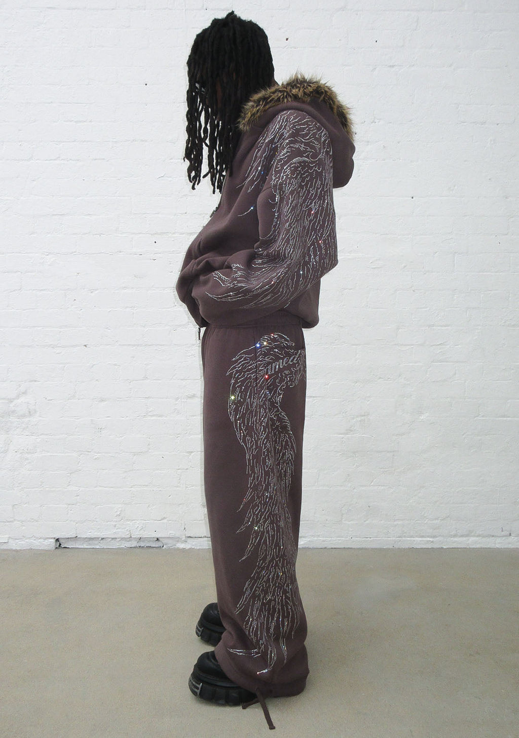 FALLEN RHINESTONE OVERSIZED SWEATPANTS BROWN
