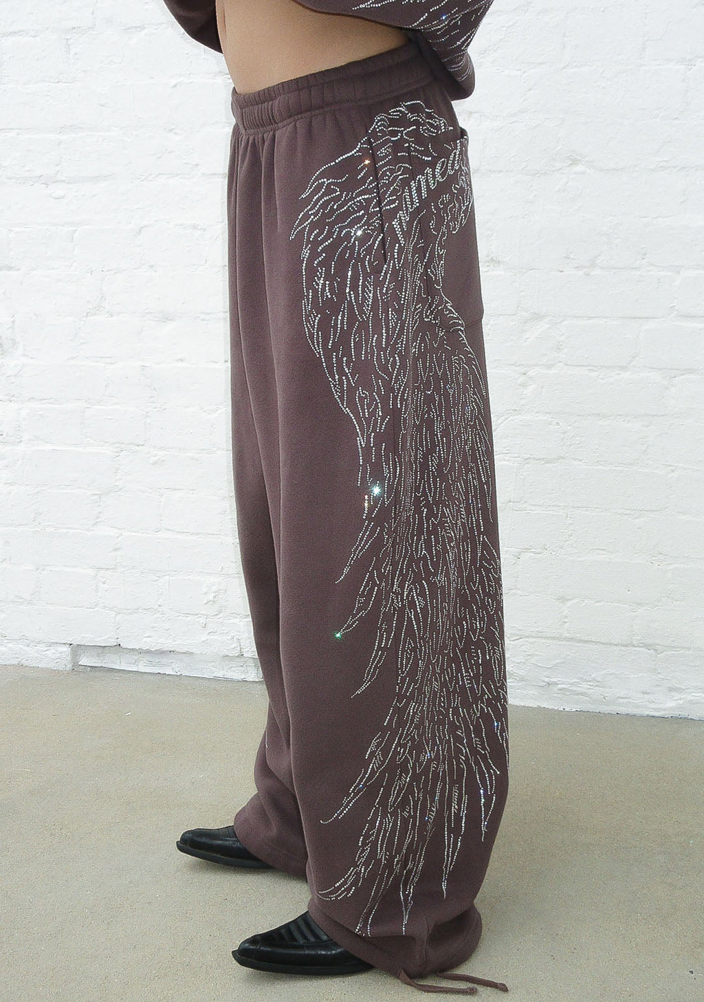 FALLEN RHINESTONE OVERSIZED SWEATPANTS BROWN