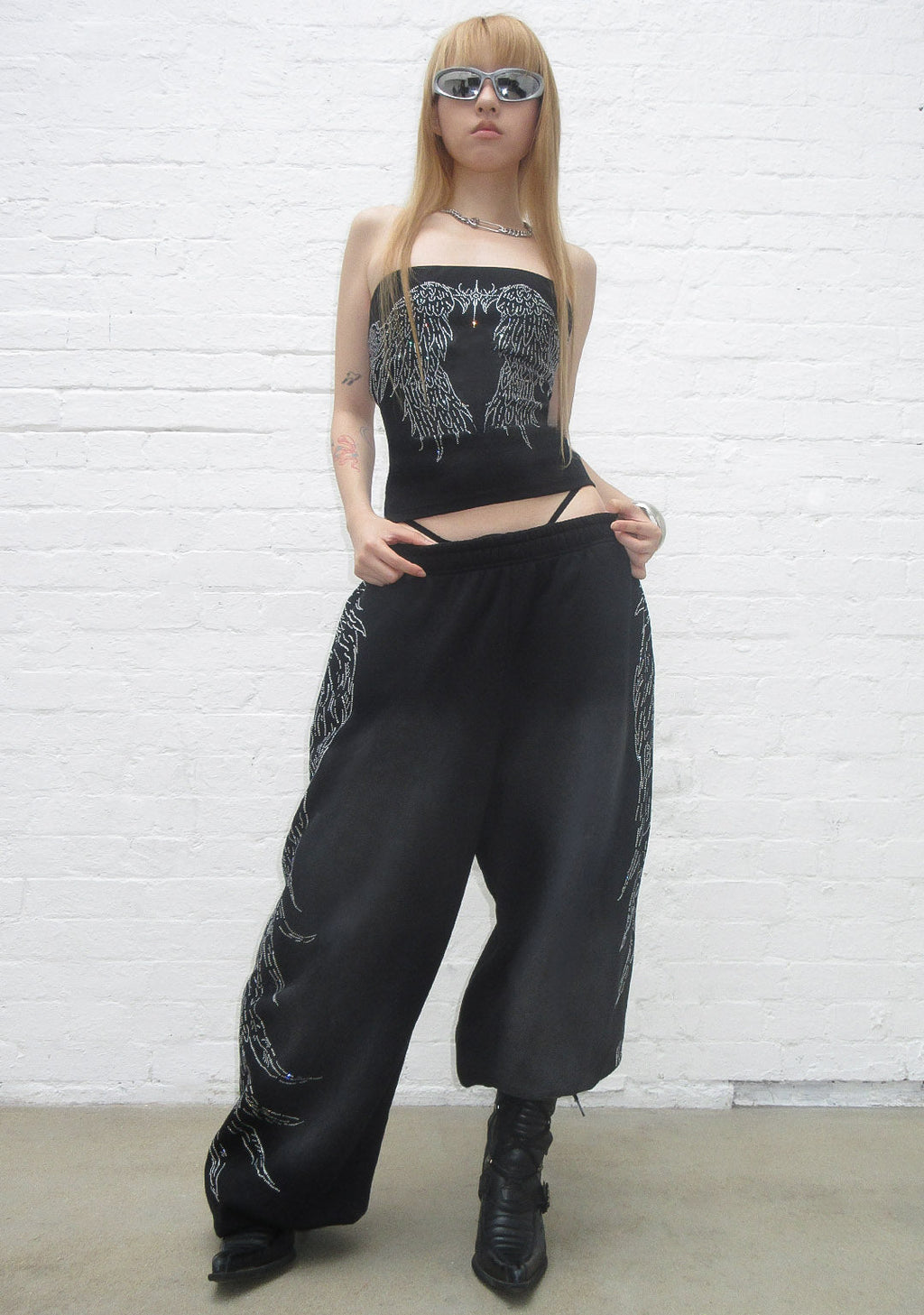 FALLEN RHINESTONE OVERSIZED SWEATPANTS WASHED BLACK