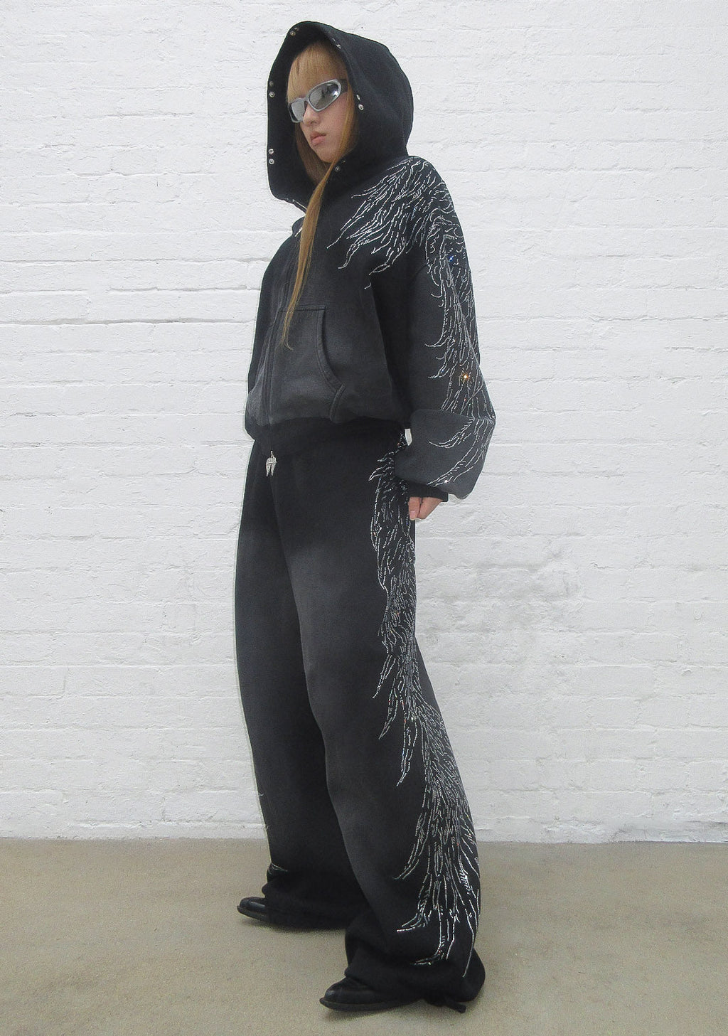 FALLEN RHINESTONE OVERSIZED SWEATPANTS WASHED BLACK