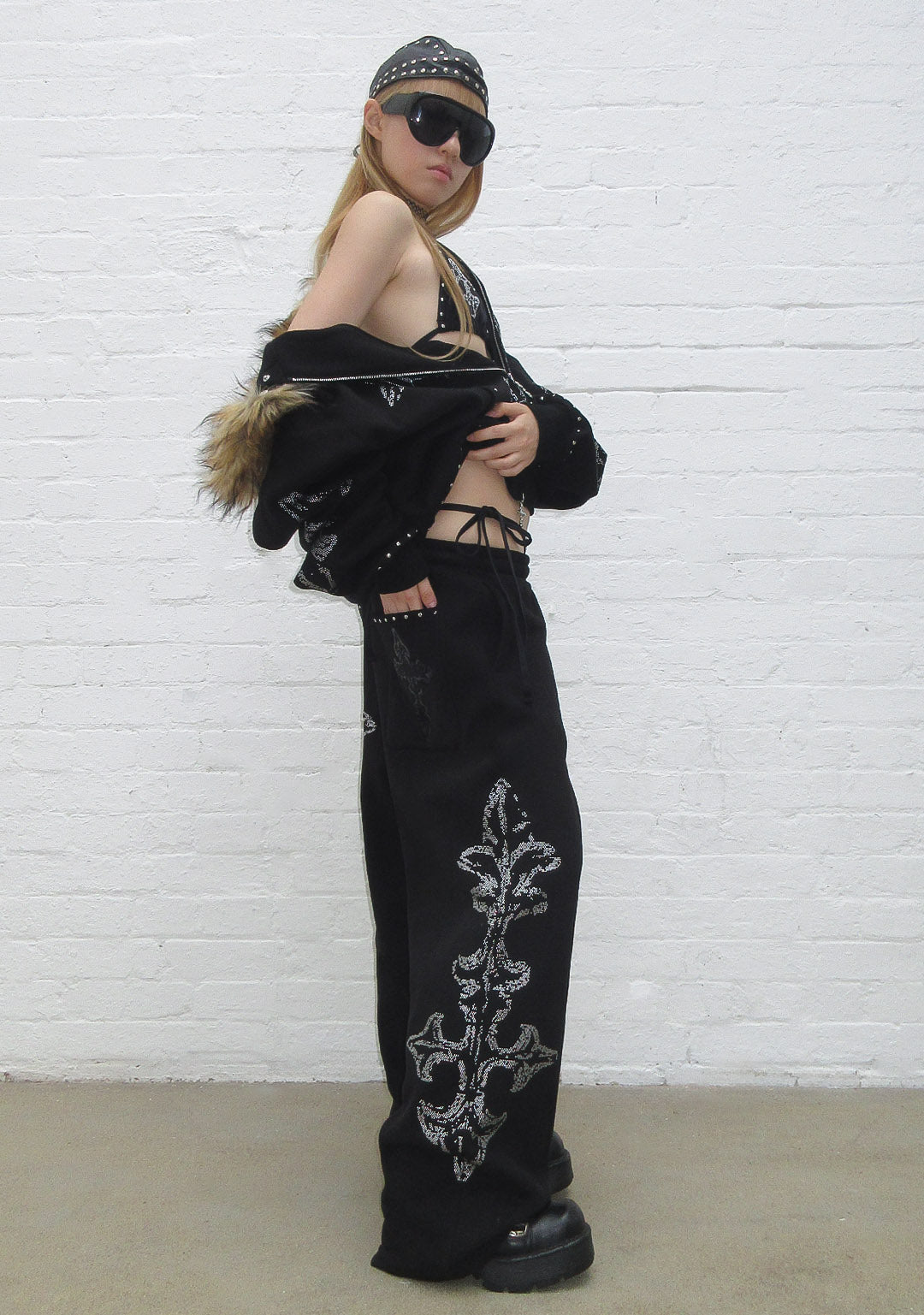 FERAL STUDDED OVERSIZED SWEATPANTS BLACK