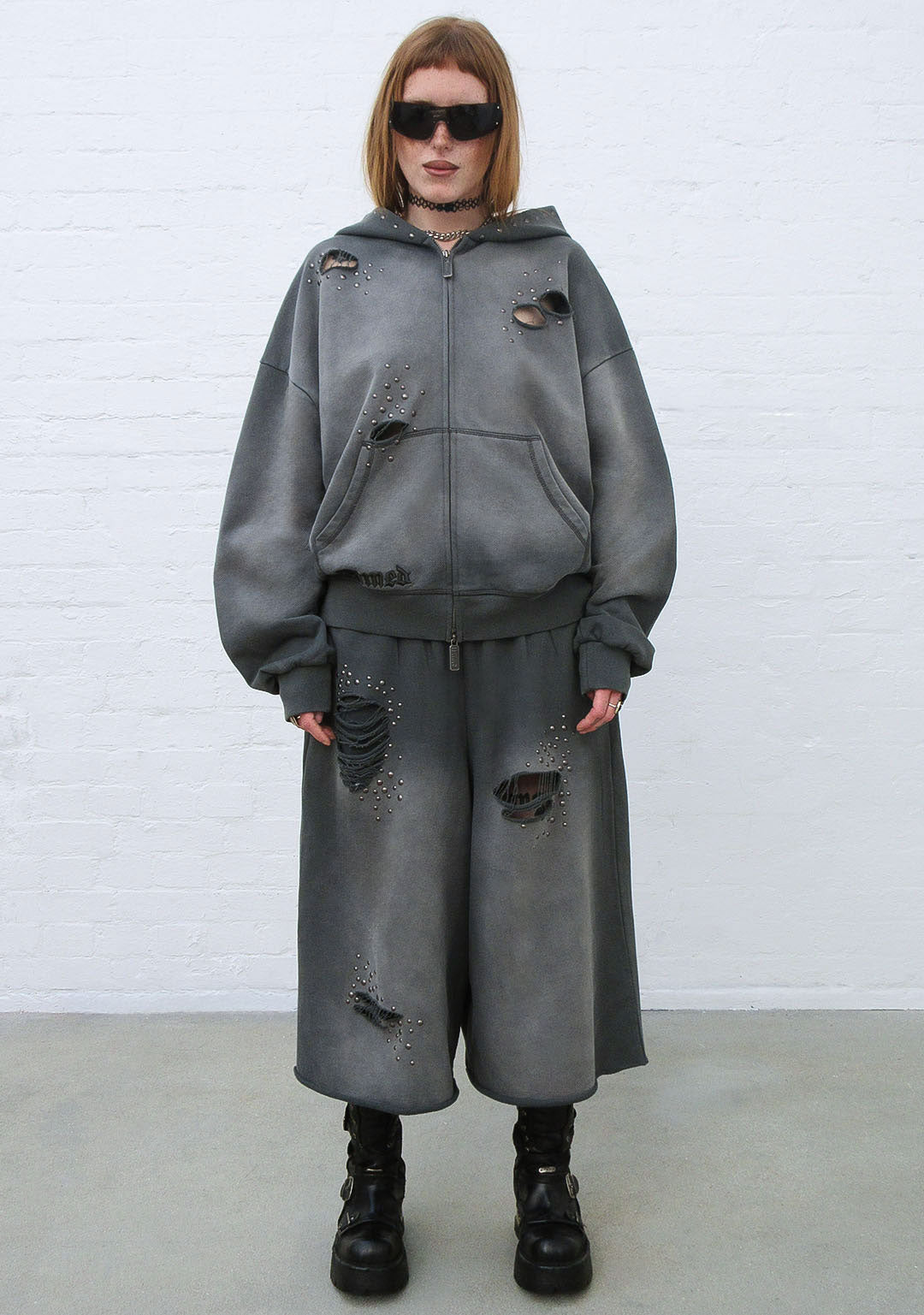 SHADOW STUDDED OVERSIZED SWEATSHORTS WASHED GREY