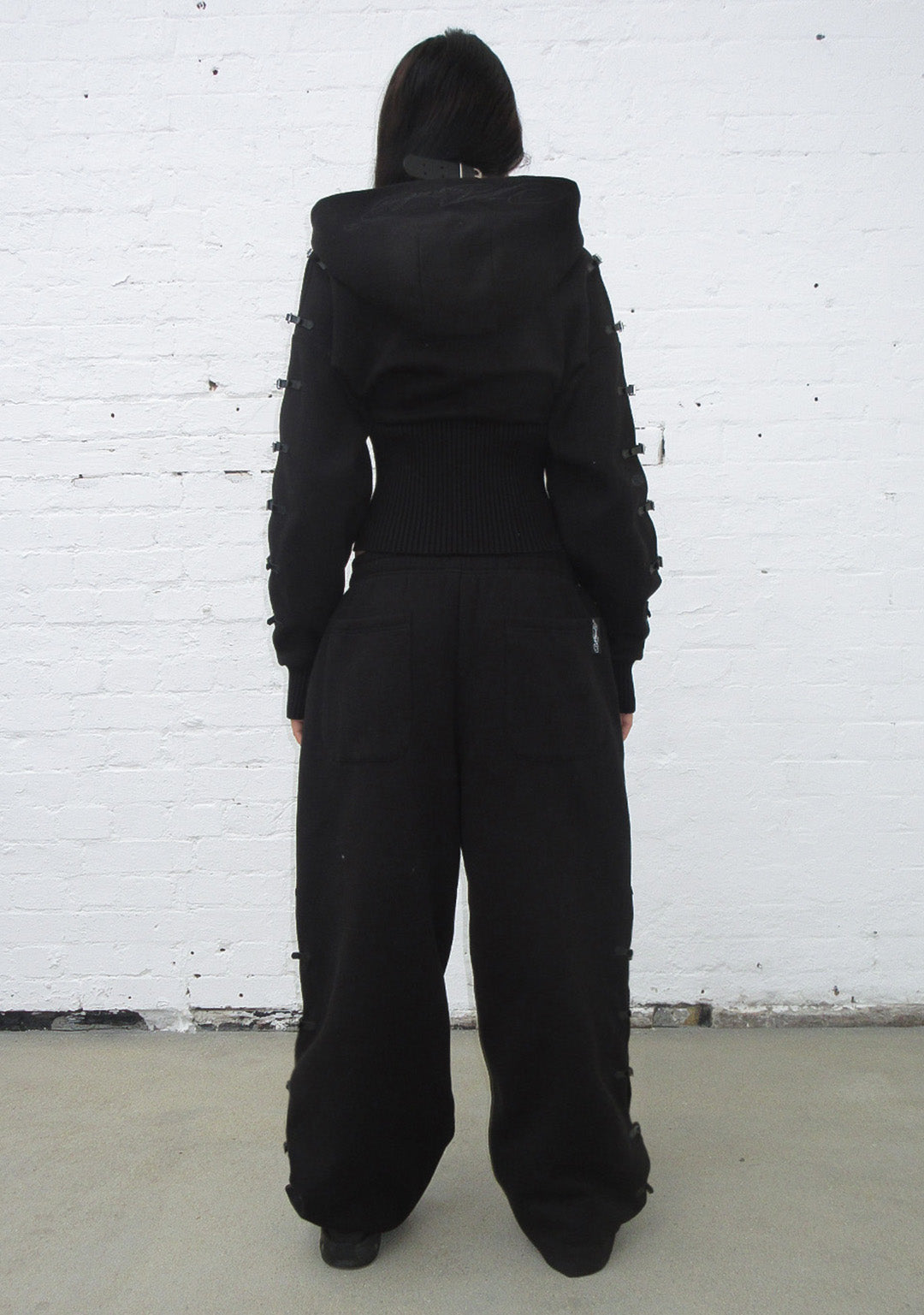 CRUSH BUCKLE FITTED WAIST ZIP HOODIE BLACK