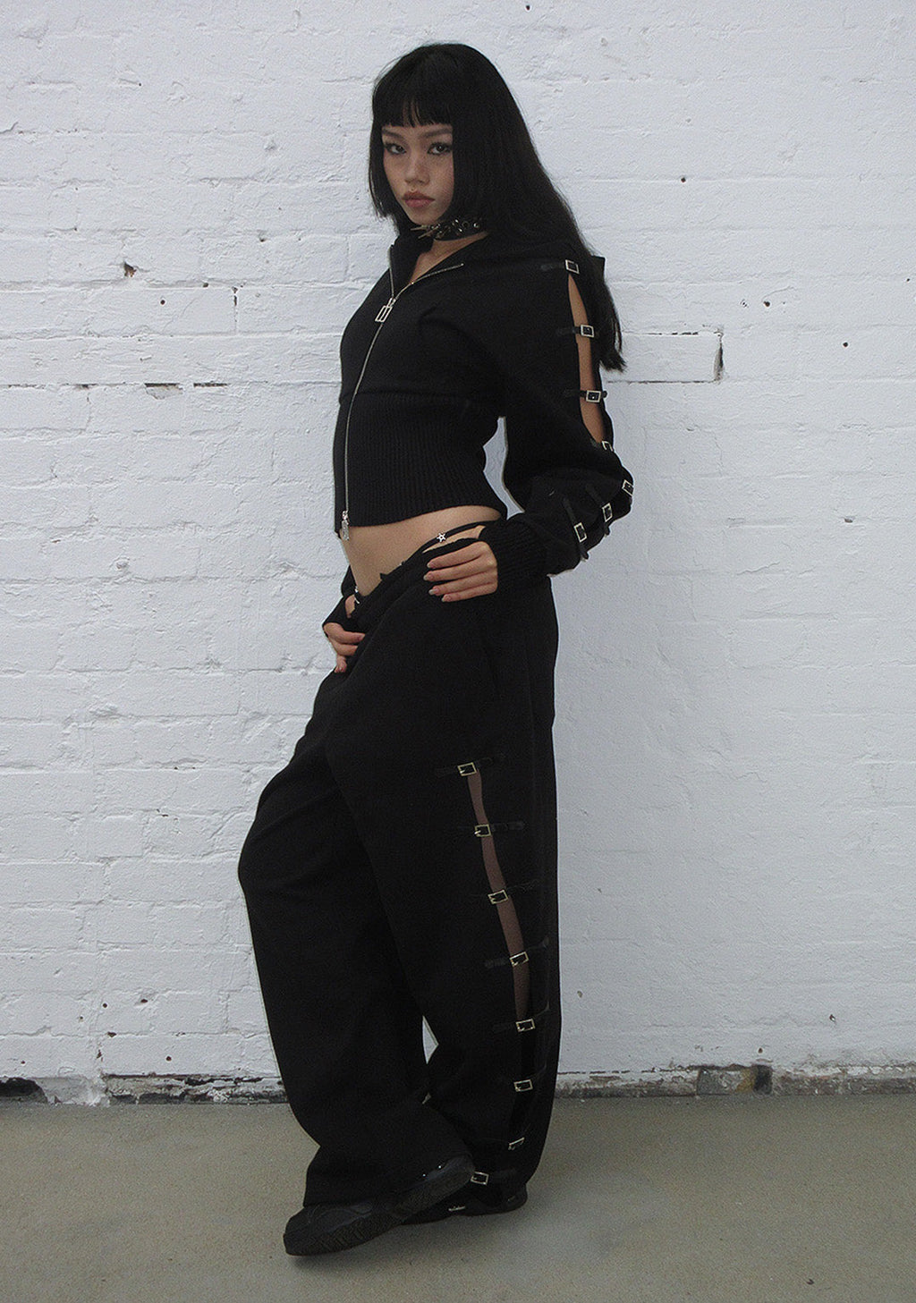 CRUSH BUCKLE OVERSIZED SWEATPANTS BLACK