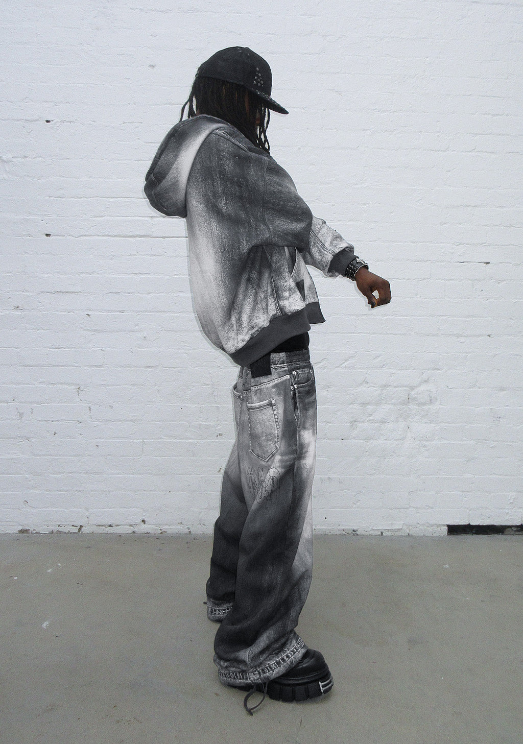 OFF GRID DENIM EFFECT OVERSIZED SWEATPANTS WASHED BLACK