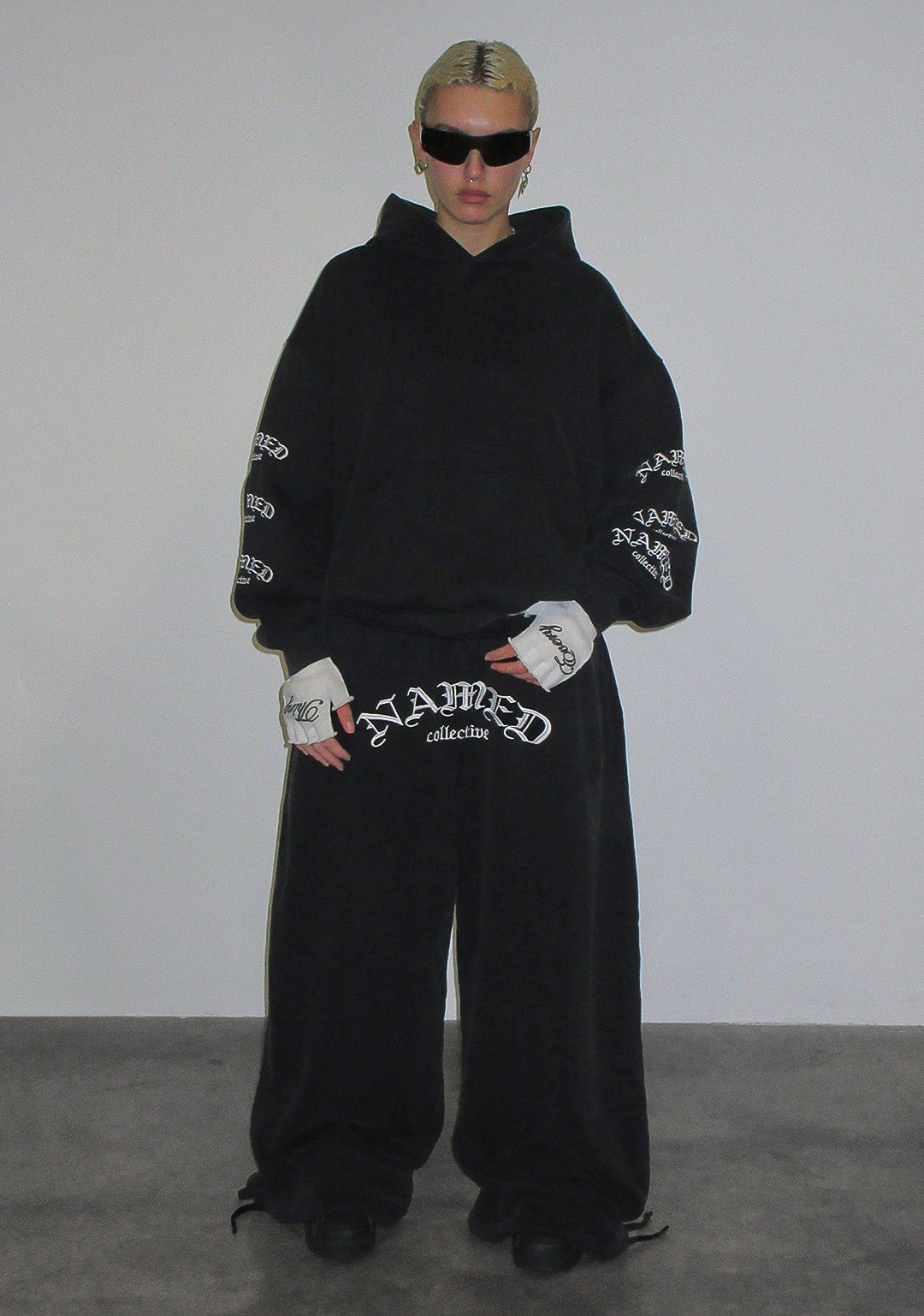 OLD ENGLISH PULLOVER HOODIE WASHED CHARCOAL