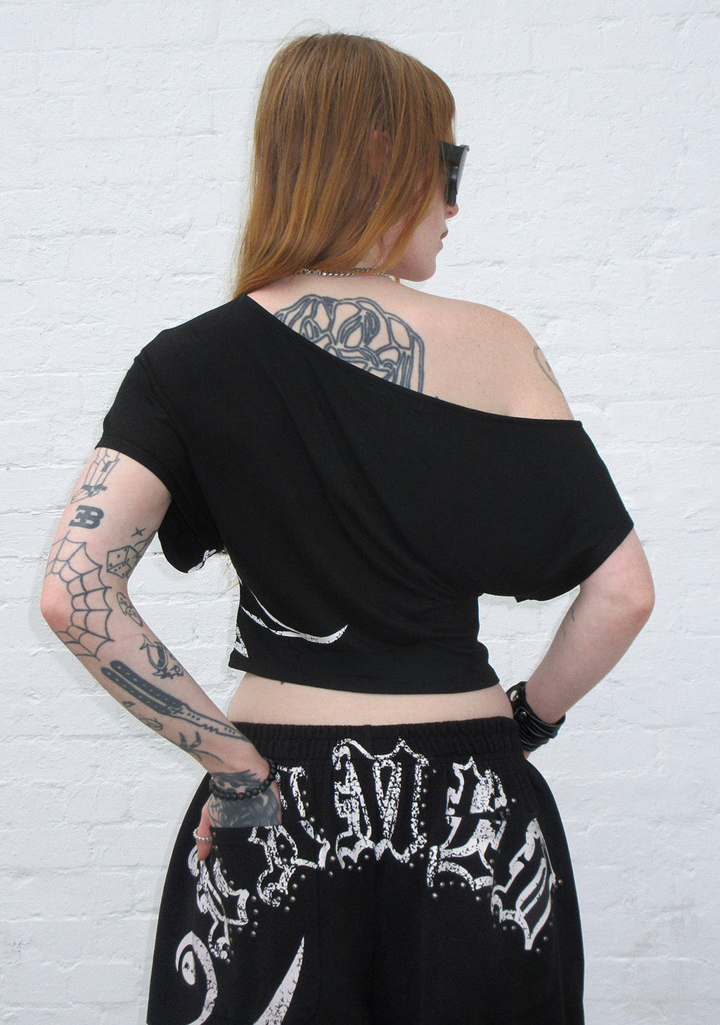 OUTLAW OFF THE SHOULDER TOP BLACK