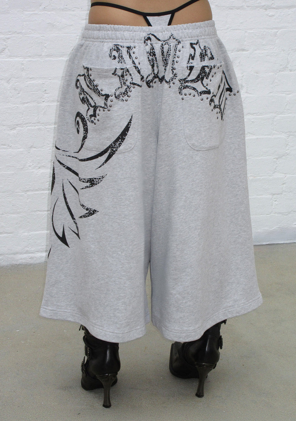 OUTLAW OVERSIZED SWEATSHORTS GREY MARL
