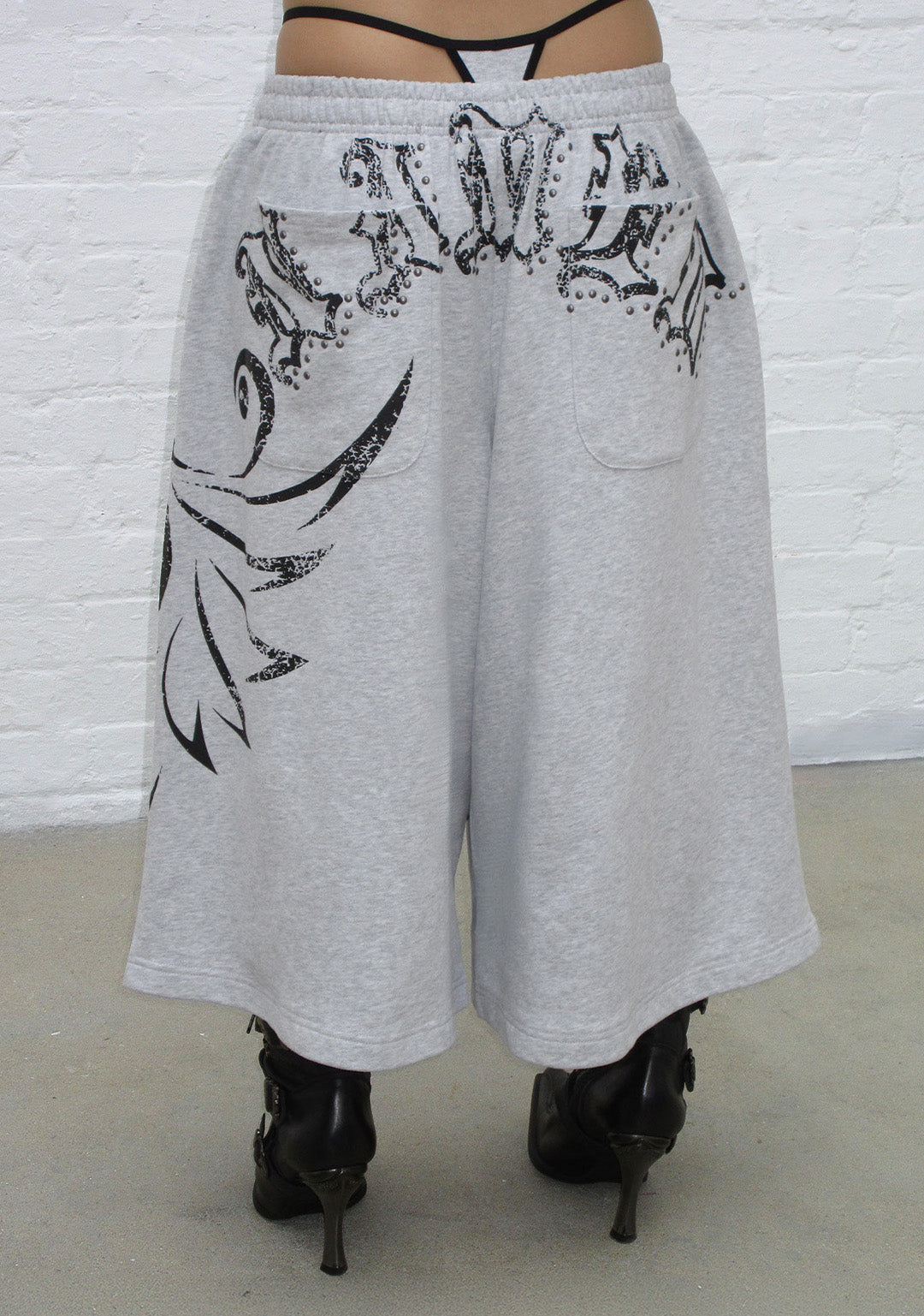 OUTLAW OVERSIZED SWEATSHORTS GREY MARL