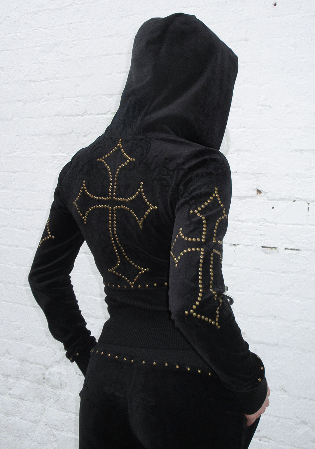 REBEL STUDDED VELOUR ZIP HOODIE BLACK