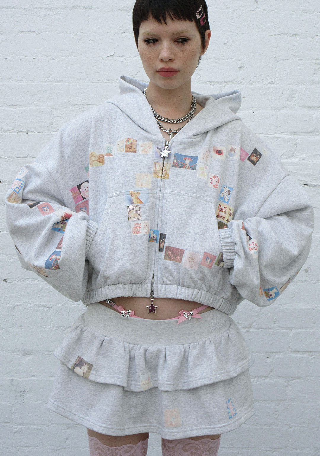 TRINKET MOTIF CROP ZIP HOODIE GREY MARL