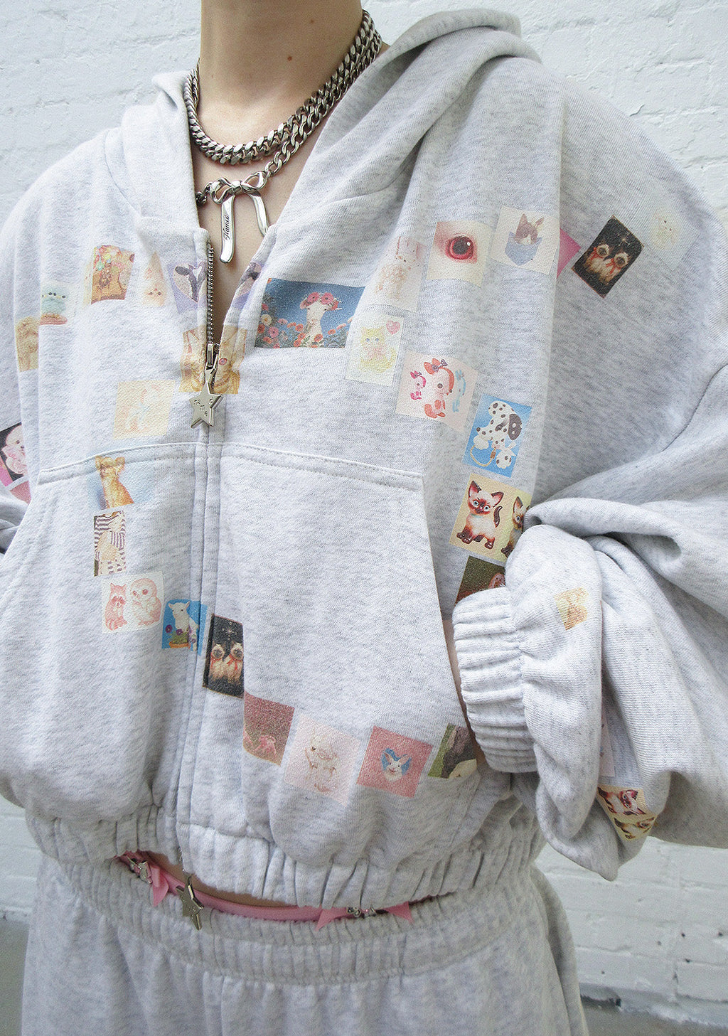 TRINKET MOTIF CROP ZIP HOODIE GREY MARL