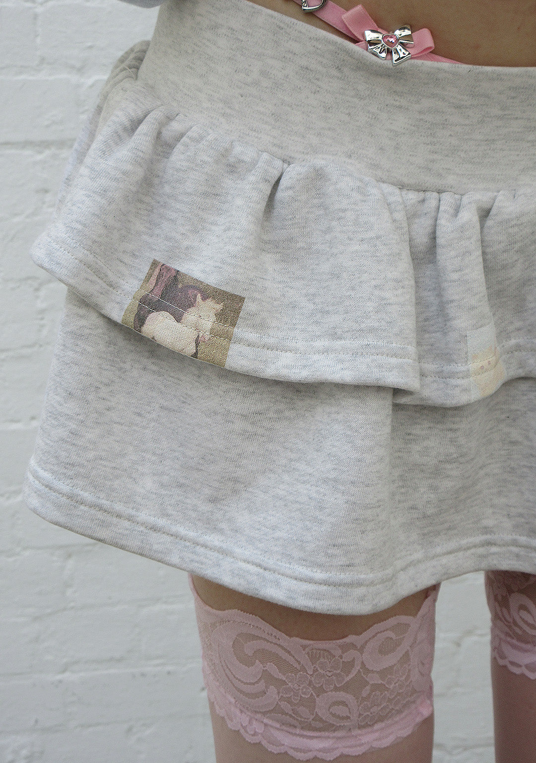 TRINKET MOTIF RUFFLE MICRO SKIRT GREY MARL
